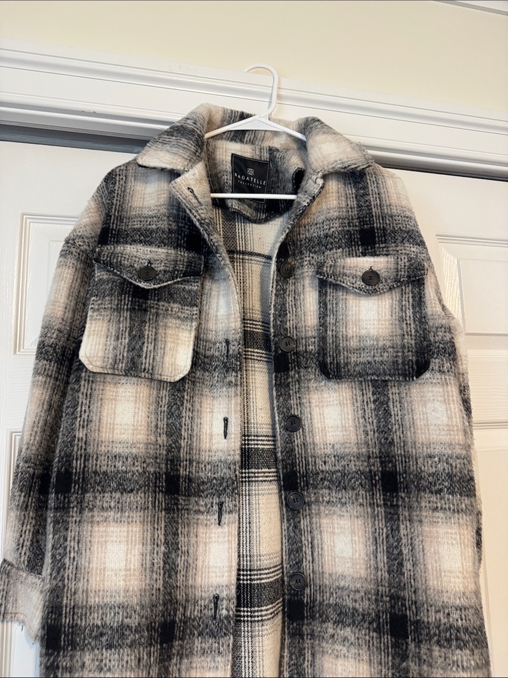Women's Black & Cream Plaid Shacket Jacket Bagatelle small